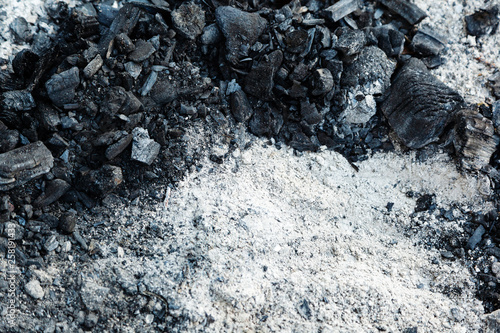 Fotografía Ash and charcoal cooled after burning