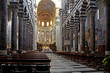 la navata centrale della Cattedrale di San Lorenzo, Genova