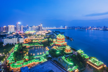 Canvas Print - The famous ancient Chinese architecture, the night view of the Pavilion of Prince Teng in Nanchang