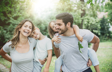 Sticker - Pärchen mit Kindern, Familie, Natur 