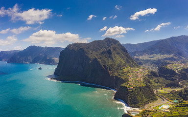 Fototapete - Beautiful mountain landscape of Madeira island, Portugal. Summer travel background. Panorama view.