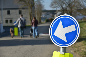 Sticker - route signalisation priorité circulation fleche