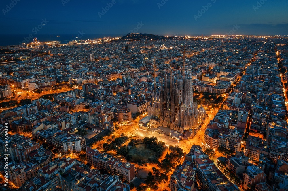 Obraz na płótnie Sagrada Familia aerial view w salonie