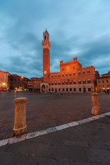 Fototapete - Historical landmark city Siena, Tuscany, Italy