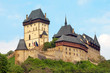 Burg Karlstein in Tschechien von unten aufgenommen