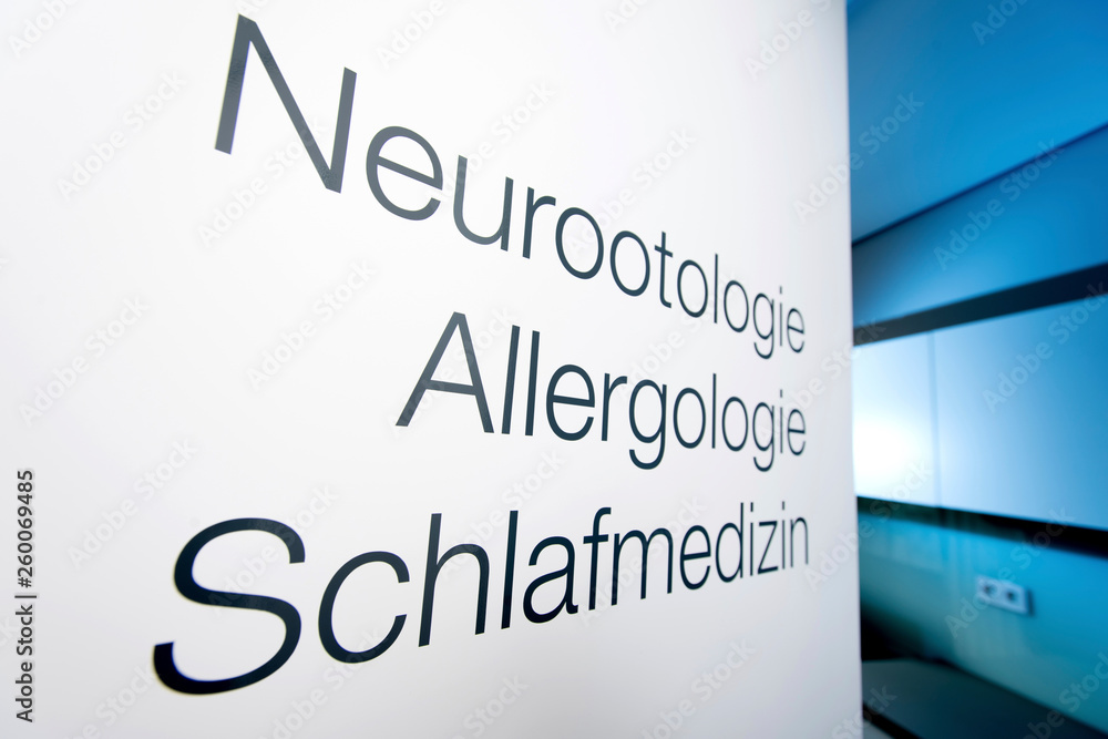 Türbeschriftung in der HNO Praxis, Neurootologie, Allergologie und Schlafmedizin - obrazy, fototapety, plakaty 