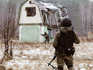 Wall Mural - Russian counter-terrorist unit on the battlefield