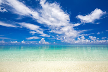  Beautiful sunny ocean beach on Maldives