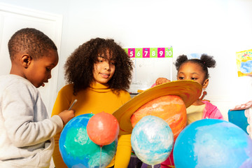 Wall Mural - Learn planet of solar system in kindergarten class