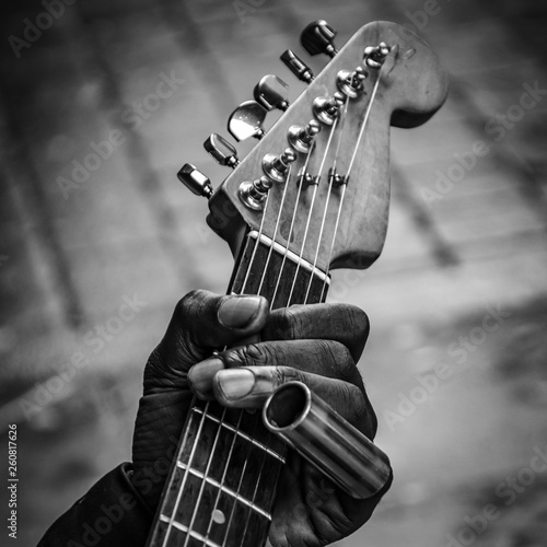Obrazy Blues  reka-gitary-bluesowej-1