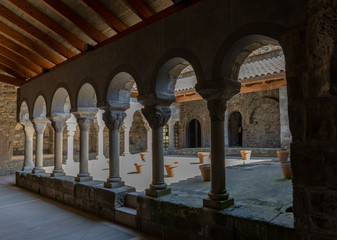 Wall Mural - monasterio románico