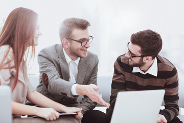 Wall Mural - businessman discussing with business team ideas for a new business project