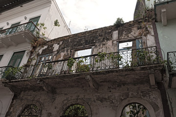 Wall Mural - house ruin in casco viejo the historic city of panama city