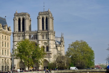 Sticker - Notre Dame de Paris. 15-04-2019