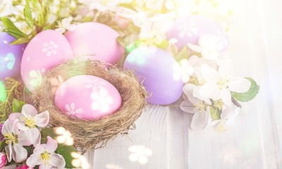 Poster - Colorful easter eggs on desk