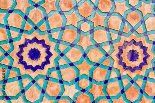 Dekoracja na wymiar  kolorowy-orientalny-geometryczny-wzor-i-wzor-powszechnie-spotykany-w-perskich-meczetach-i-medressach