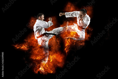 Fototapeta Karate  mistrzowie-sztuk-walki-praktyka-karate