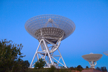 The observatory in the evening,The silhouette of a radio telesco