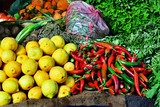 Fototapeta Kuchnia - warzywa i owoce na targu