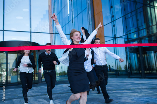 Cuadros en Lienzo Business people crossing the finish line
