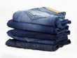 © alvaro - jeans en pila