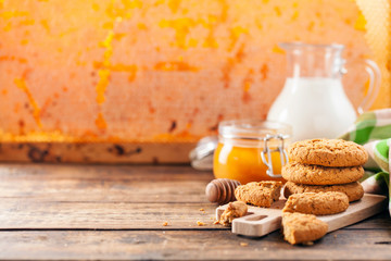 Wall Mural - Oatmeal cookies with milk and honey