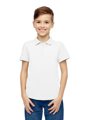 Canvas Print - fashion and people concept - happy smiling boy in white blank polo t-shirt