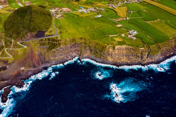  Azoren - Küsten, Wellen, Klippen und Landschaften von Sao Miguel aus der Luft
