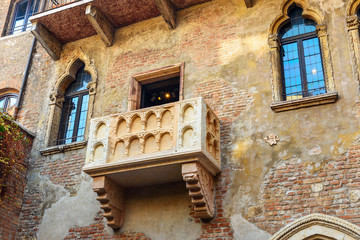 Wall Mural - Balcony of Juliet in Juliet Capulet house. Verona. Italy