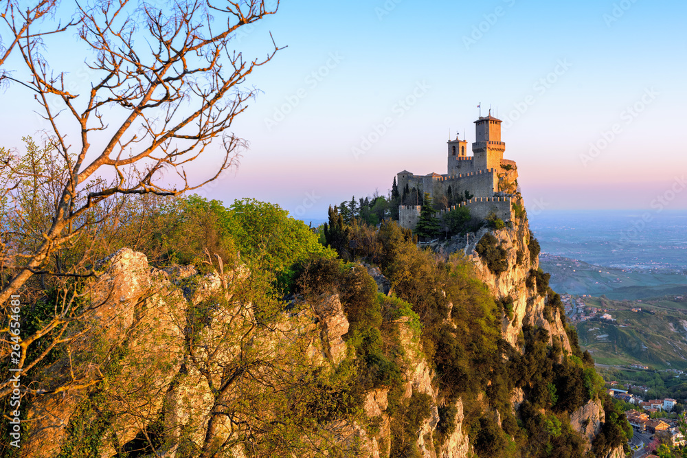 Obraz na płótnie Guaita castle, the First Tower of San Marino w salonie