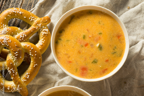 Fotografía Homemade Beer Cheese Soup