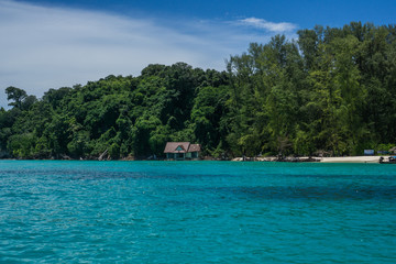 Touring around the iconic Phi Phi Islands and the Bamboo island national park. In those places you can find the most beautiful beaches in Thailand with Crystal clear water and white sand. 