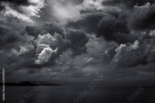Fotografía dark clouds for black stormy weather background