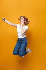 Poster - Full length portrait of a cheerful young girl