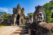 Angkor Wat, Cambodia September 6th 2018 : Tourists At The South Gate Of The Angkor Thom Temple Complex, Siem Reap, Cambodia