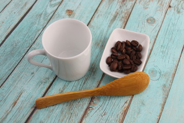 Poster - Tasse, grains de café et cuillère en bois