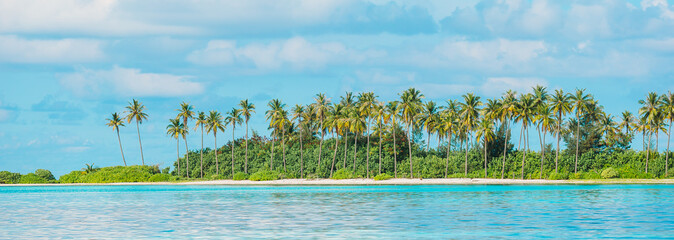 Wall Mural - Perfect white beach with turquoise water at ideal island