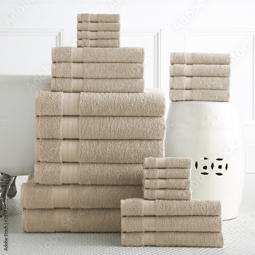 Fotografía Cotton terry towel set. Dobby border towel set