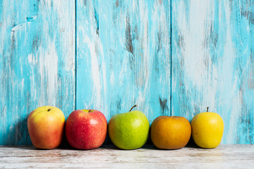 Poster - apples of different varieties