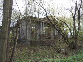 Wall Mural - The ruins of the Estate Settlement, the village of Sverdlovsk, Moscow oblast.