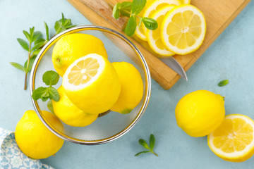 Sticker - Sliced and whole lemons with mint