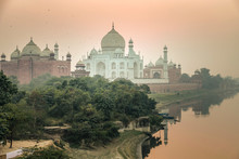 India, Agra, Taj Mahal (UNESCO World Heritage Site)