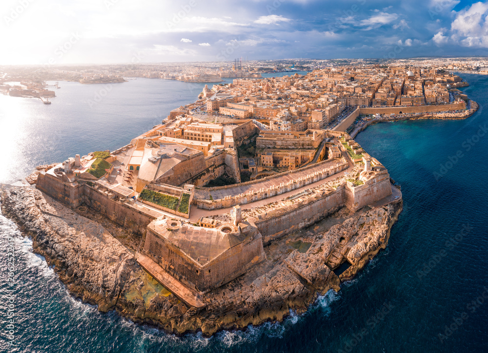 Obraz na płótnie Fort St Elmo, Valletta, Malta, aerial view. Valletta is the southernmost capital of Europe w salonie