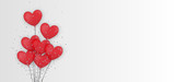 Fototapeta Kwiaty - rote Luftballons Herz mit silbernen Konfetti