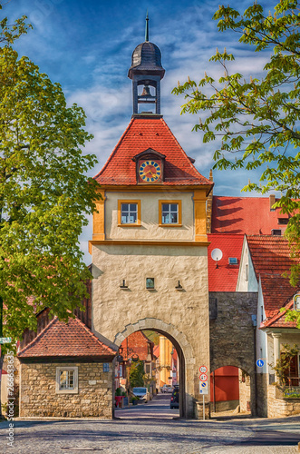 Stadttor Ochsenfurter Tor In Sommerhausen Bei Wurzburg Unterfranken Bayern Kaufen Sie Dieses Foto Und Finden Sie Ahnliche Bilder Auf Adobe Stock Adobe Stock Stadttor Ochsenfurter Tor In Sommerhausen Bei Wurzburg Unterfranken Bayern Kaufen Sie Dieses Foto Und Finden Sie Ahnliche Bilder Auf Adobe Stock Adobe Stock