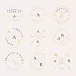 © Rawpixel.com - Simple arrow badge set