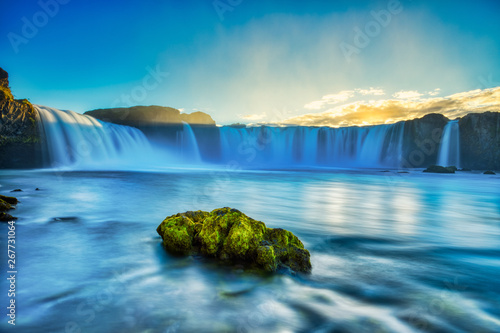 Cuadros en Lienzo Godafoss Waterfall at Sunset, Iceland