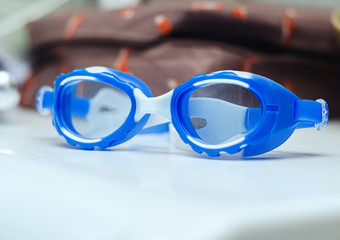 children's swimming goggles blue