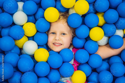 kid active ball pit