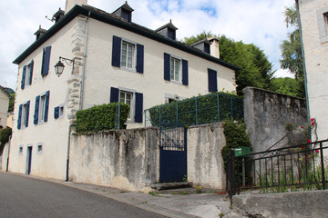 street and house in bilhères (france)